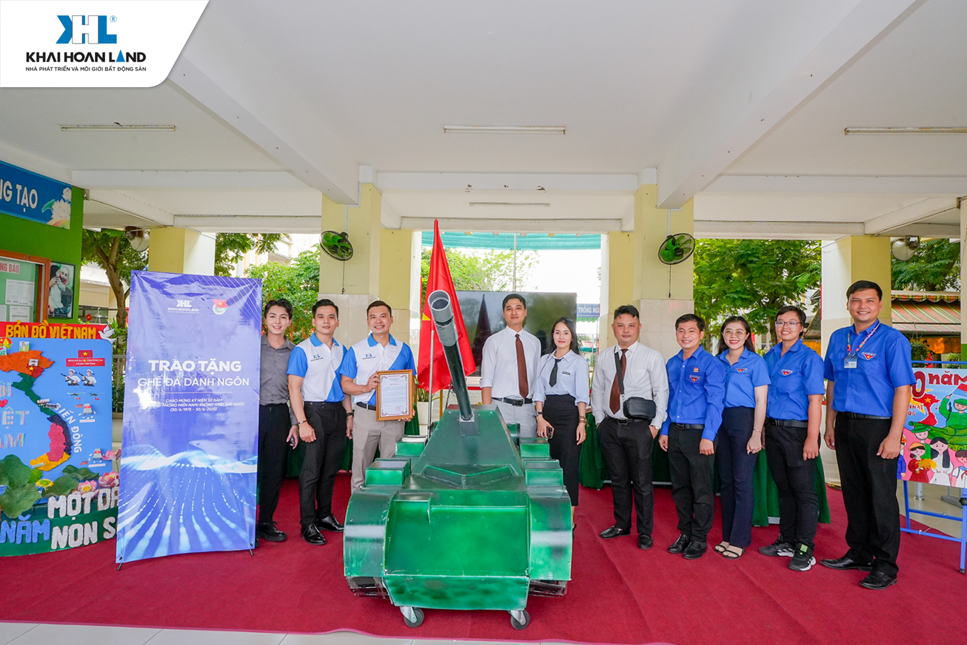 TẬP ĐOÀN KHẢI HOÀN LAND TRAO TẶNG GHẾ ĐÁ DANH NGÔN